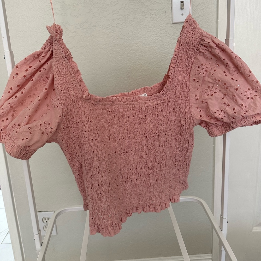 ASTR THE LABEL pink crop top